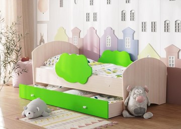 Детская кровать с бортиками Тучка с ящиком, корпус Дуб млечный, фасад Лайм в Твери